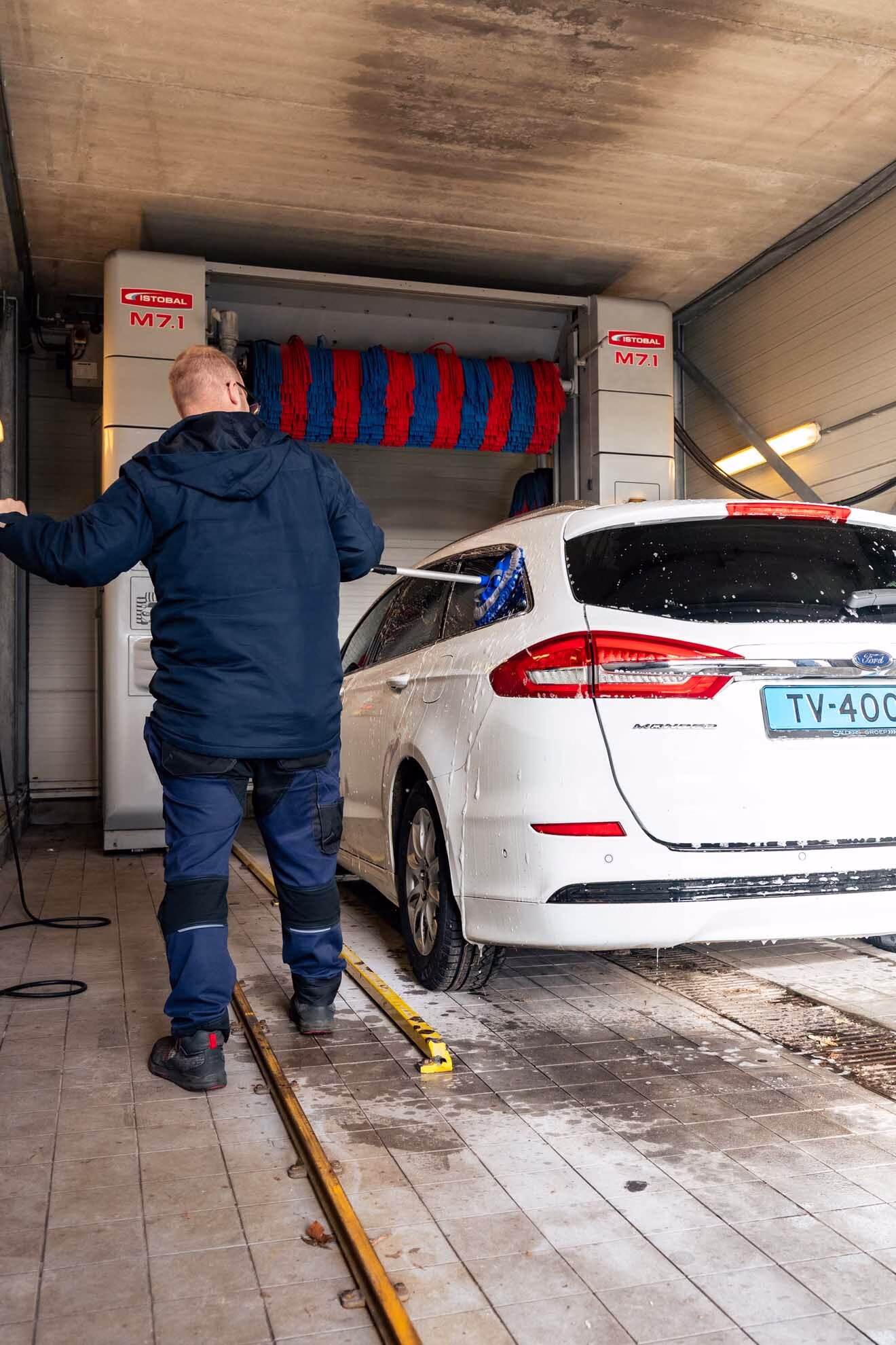 Arbeidsmatige dagbesteding auto poetsen